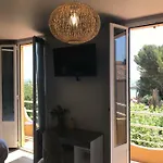 La Calanque 3*